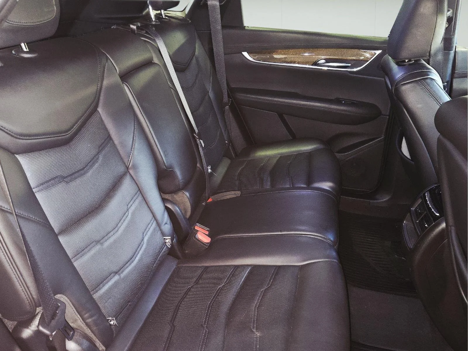 Used 2019 Bronze Dune Metallic Cadillac Platinum AWD image 53