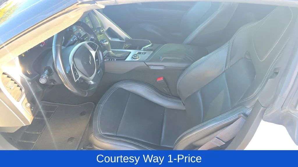 Used 2017 White Chevrolet Stingray image 13