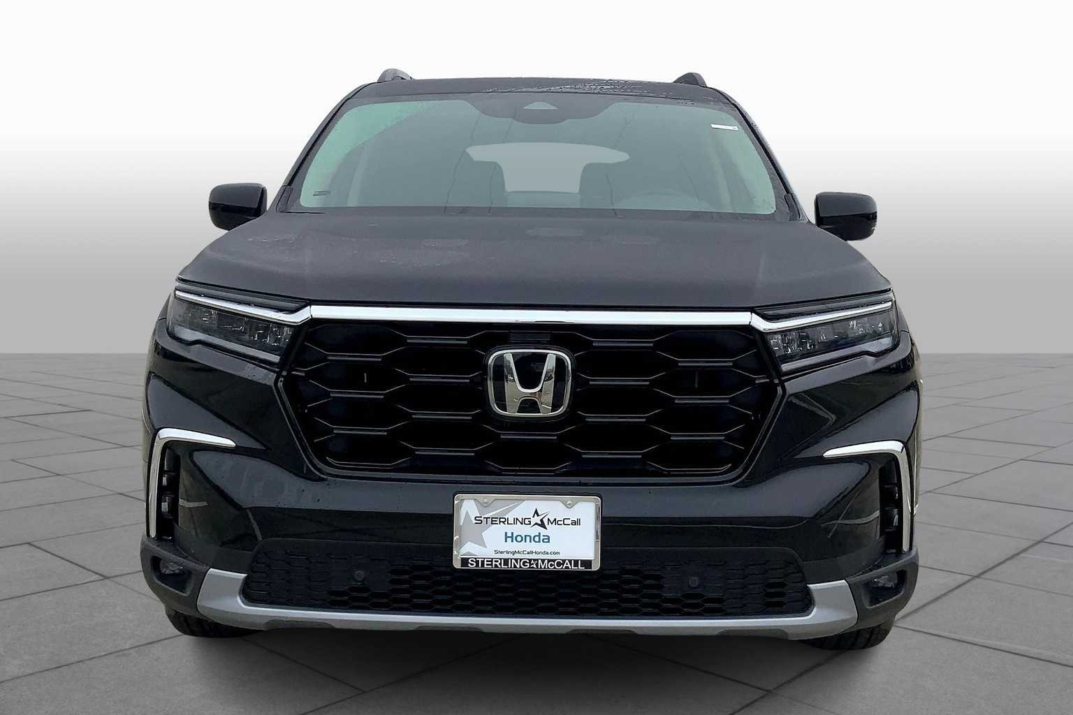 Used 2025 Crystal Black Pearl Honda Touring image 3