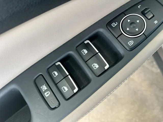 Used 2019 Brown Hyundai Ultimate image 17