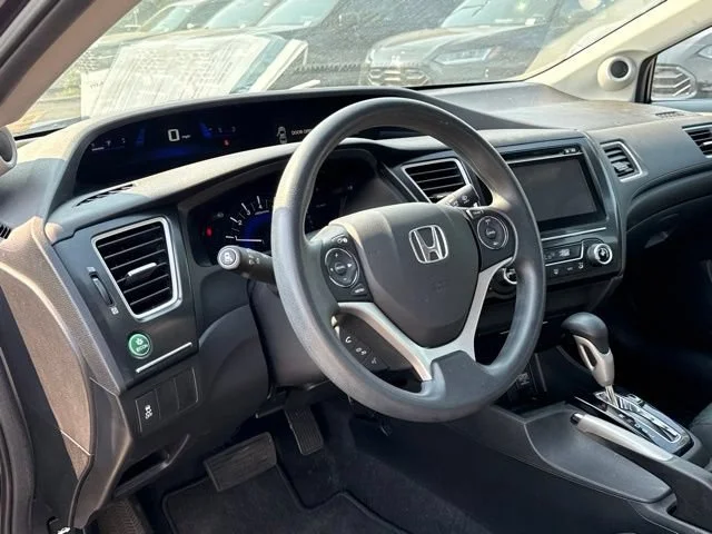 Used 2015 Modern Steel Metallic Honda SE image 15