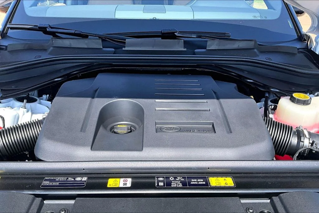 New 2026 White Land Rover Dynamic SE image 11