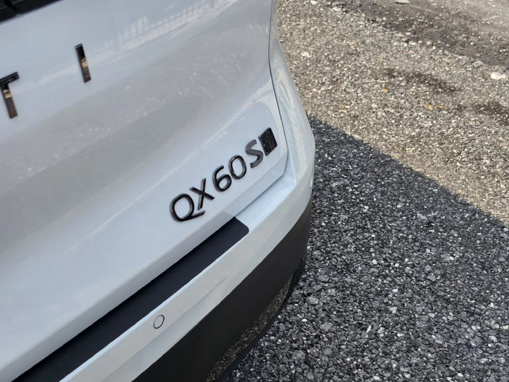 New 2027 White INFINITI SPORT image 7
