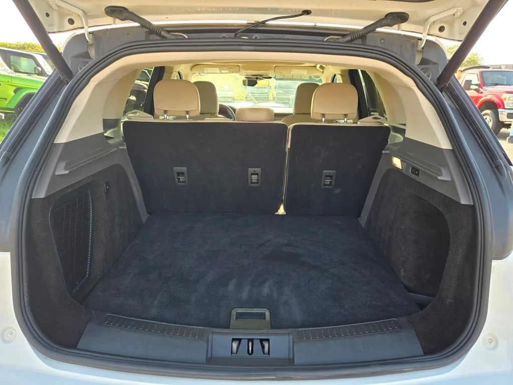 Used 2022 White Lincoln Reserve image 32