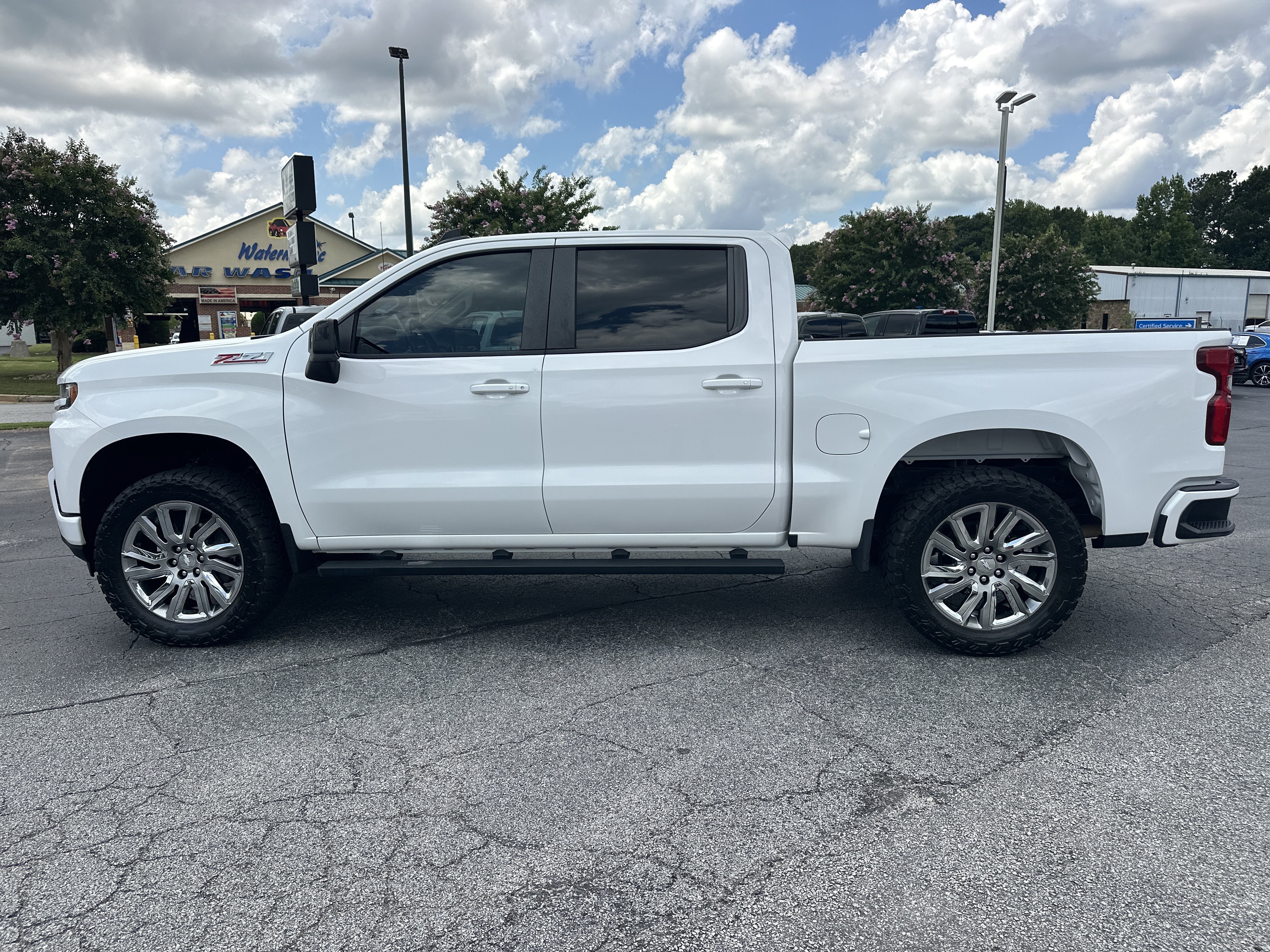 Used 2019 SUMMIT WHITE Chevrolet RST image 4