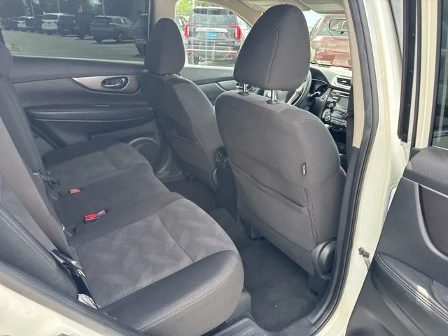 Used 2016 White Nissan SV image 18