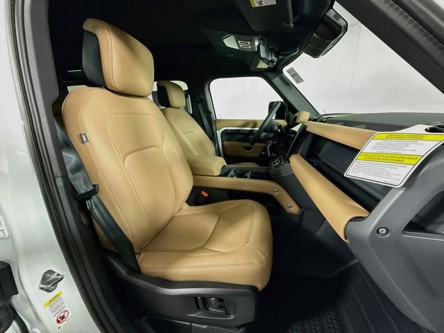 New 2026 Fuji White Land Rover X-Dynamic SE image 30