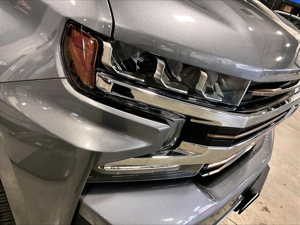Used 2022 Gray Chevrolet High Country image 34