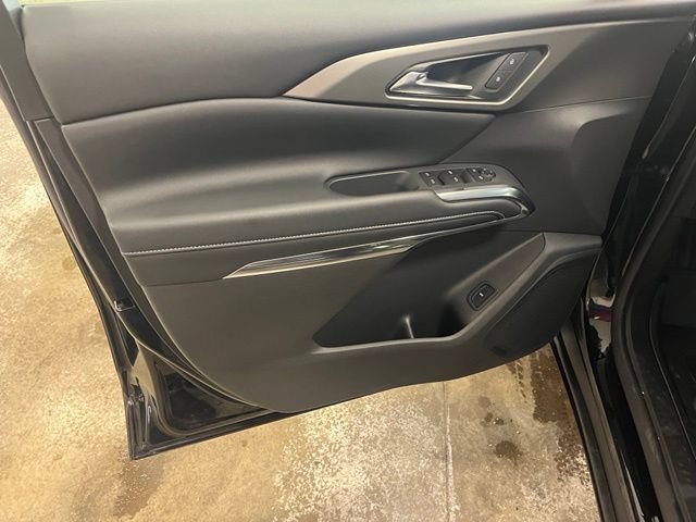 Used 2025 Mosaic Black Metallic Chevrolet LT image 27