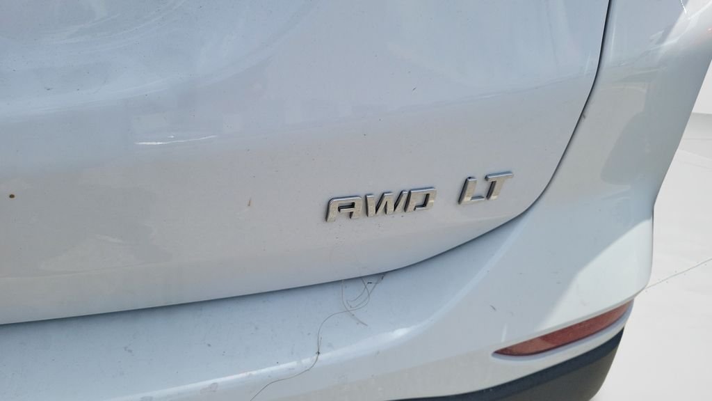 Used 2023 White Chevrolet LT image 10