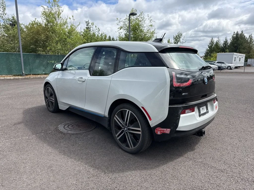 Used 2014 Capparis White w/BMW i Frozen Blue Accent BMW with Range Extender image 5