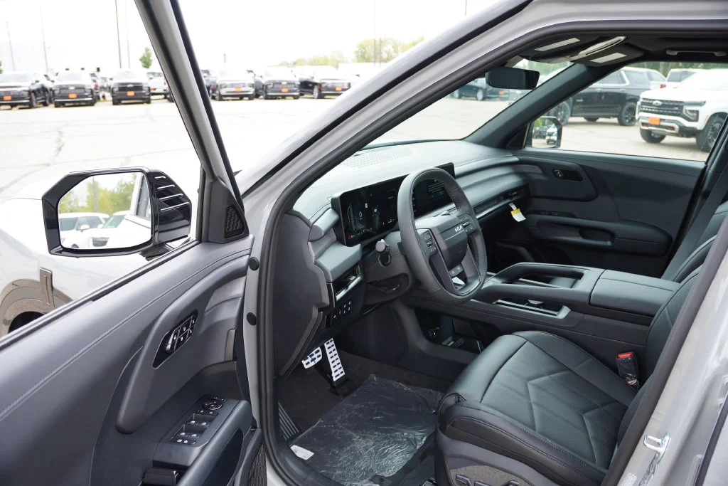New 2027 Wolf Gray Kia X-Line SX image 10