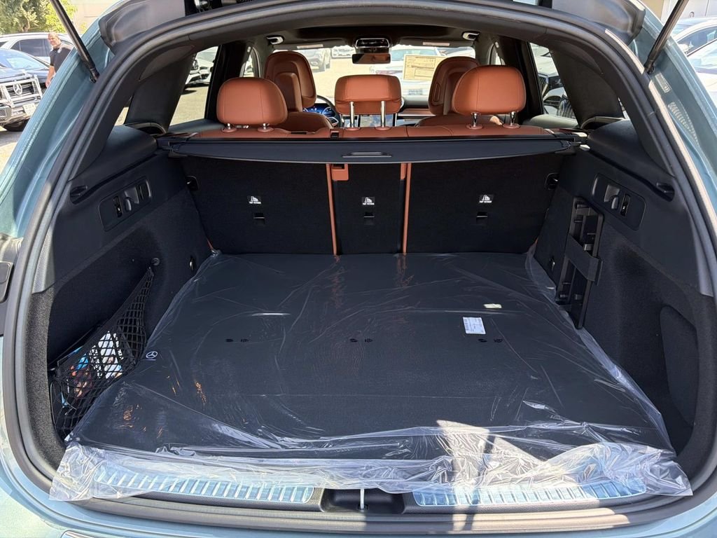 New 2027 Verde Silver Metallic Mercedes-Benz GLC 300 image 5