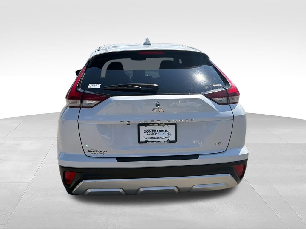 Certified Used 2025 White Mitsubishi SE image 4
