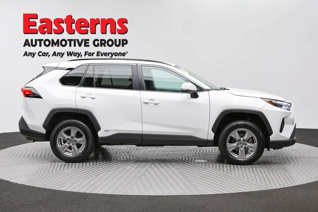 Used 2024 White Toyota XLE image 4