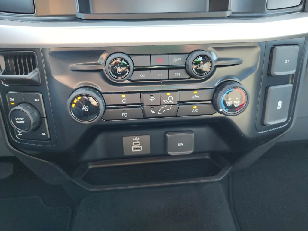 New 2026 Oxford White Ford F-250® XL image 19