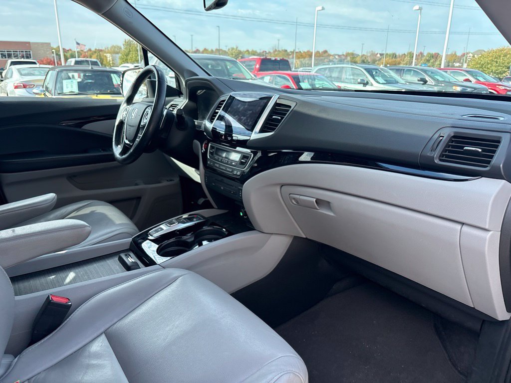 Used 2016 Blue Honda Touring image 27