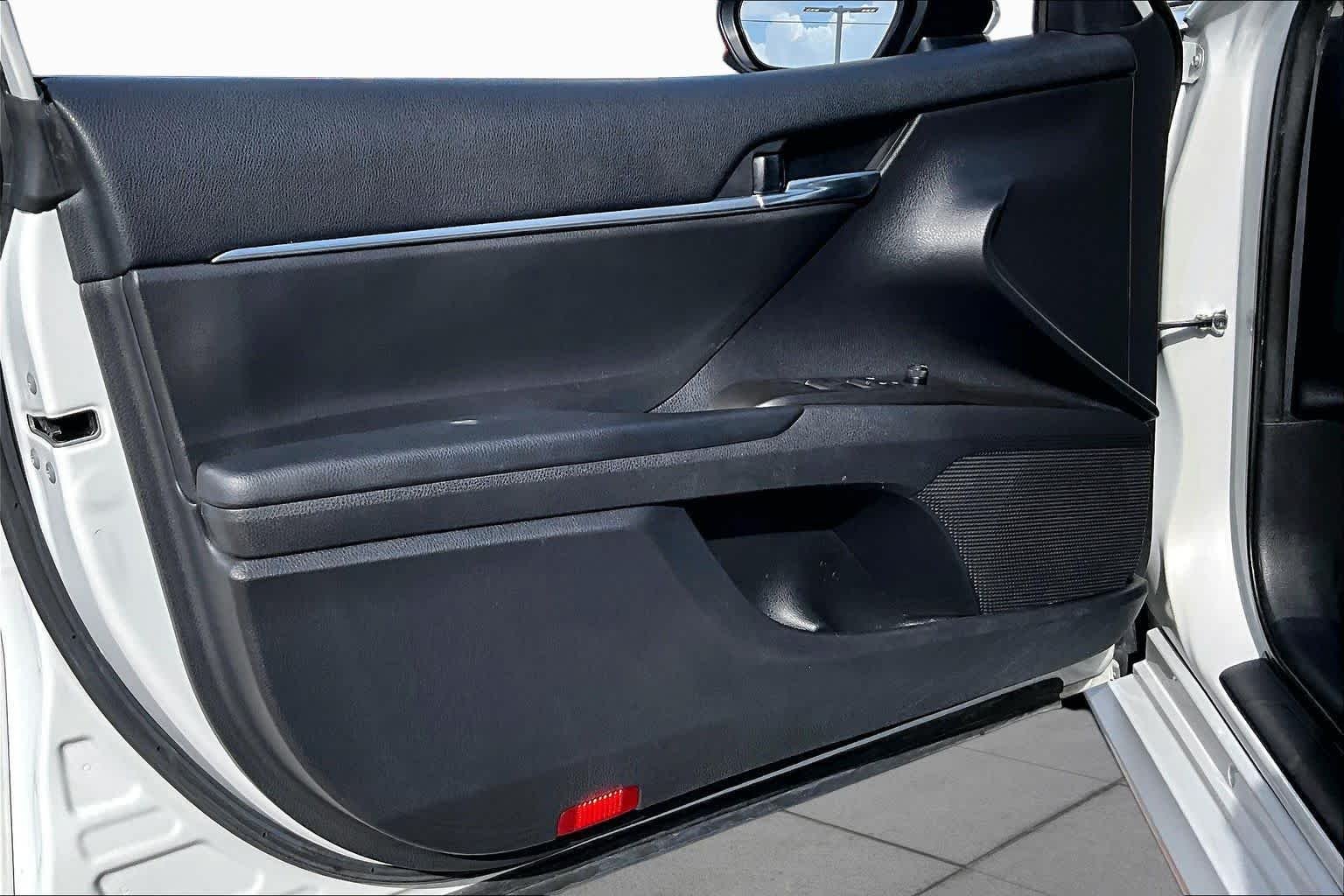 Used 2022 Ice Edge Toyota LE image 20