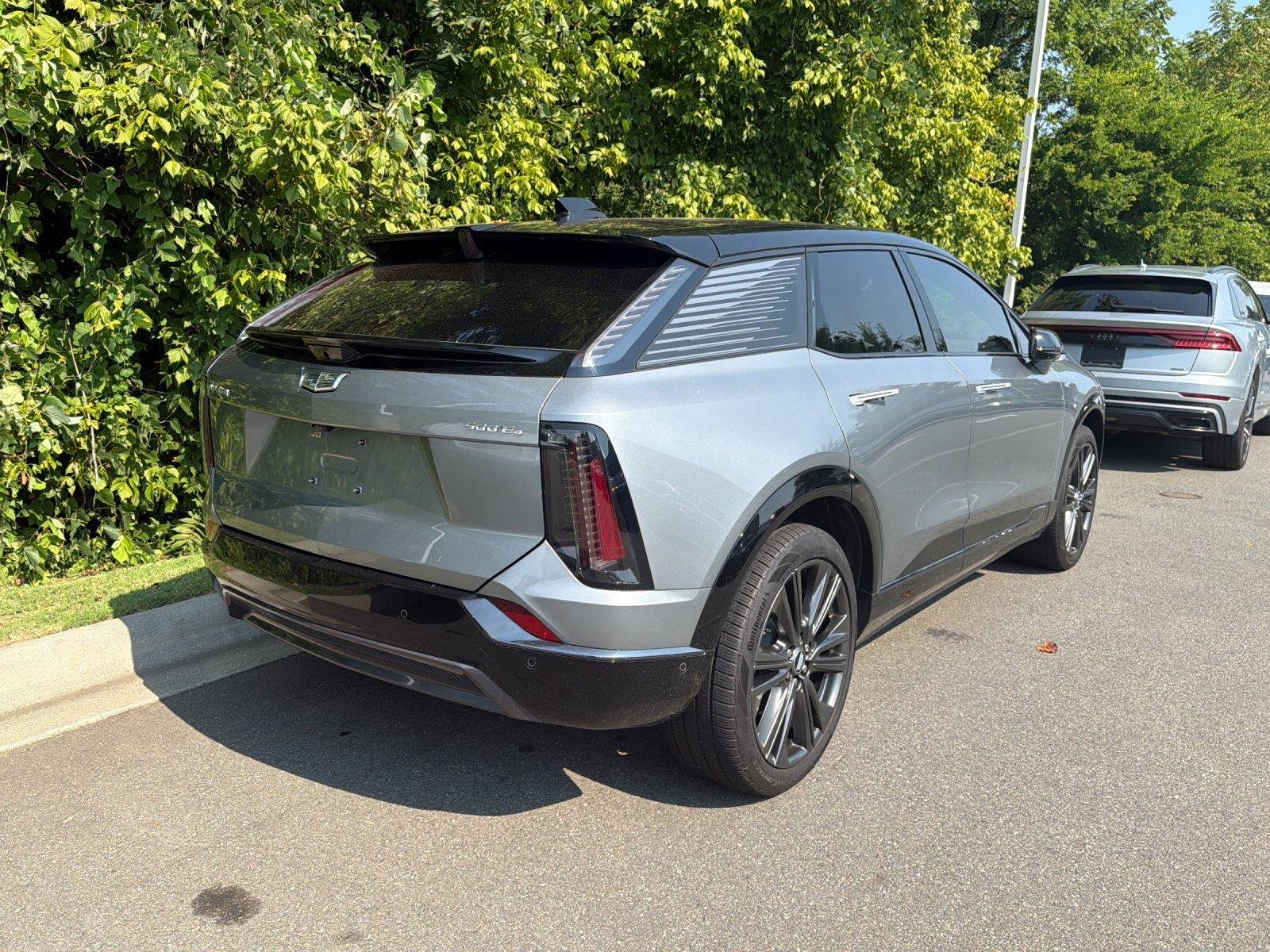 Used 2025 Argent Silver Metallic Cadillac Sport image 5