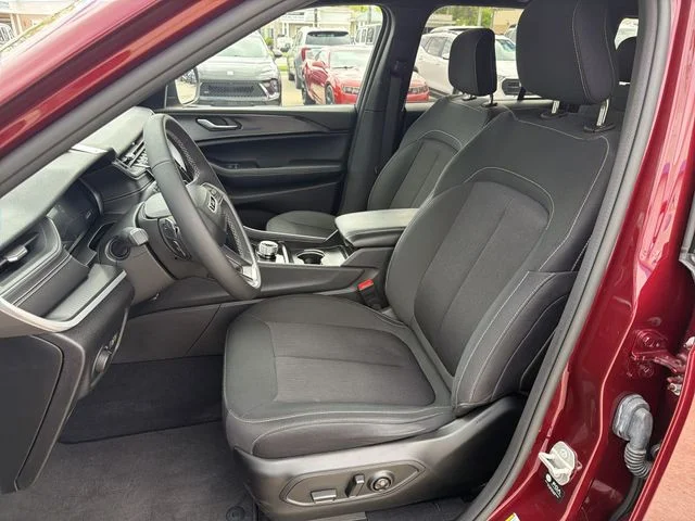 Used 2024 Red Jeep Laredo X image 13
