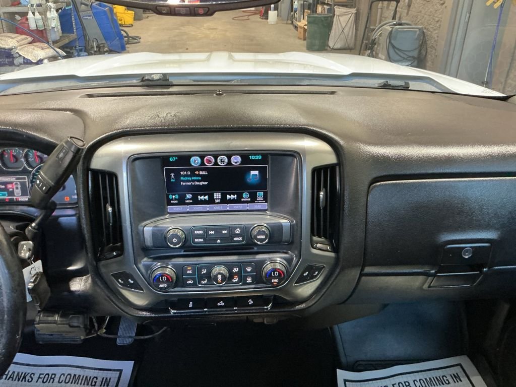 Used 2016 White Chevrolet LT image 17