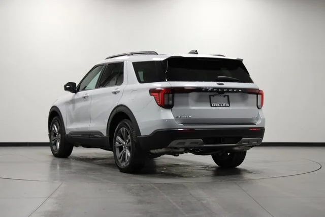 New 2026 Space White Metallic Ford Active image 30