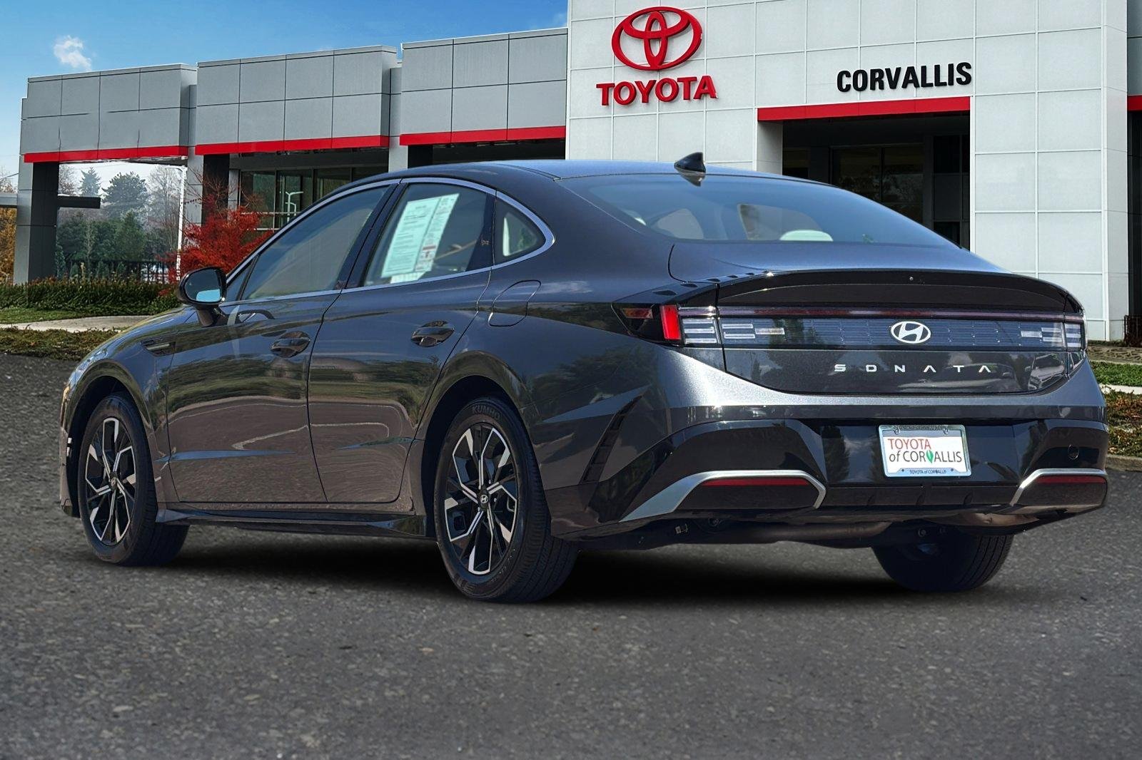 Used 2025 Portofino Gray Hyundai SEL image 6