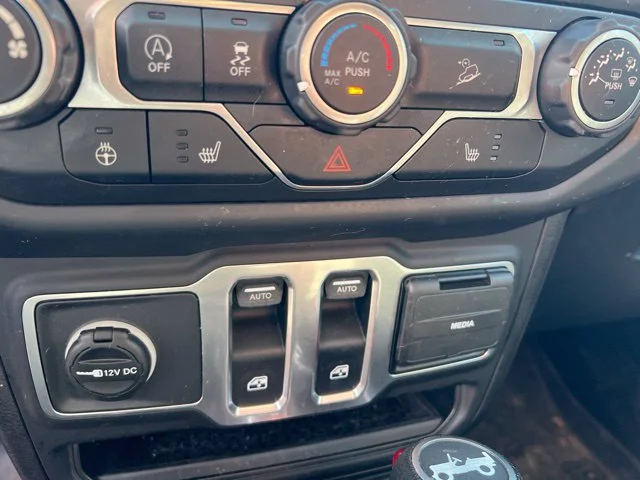 Used 2019 Bright White Clearcoat Jeep Sport S image 6