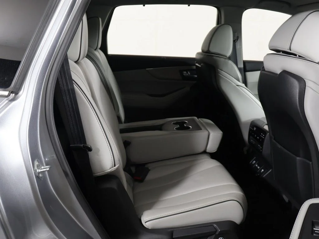 Used 2022 Silver Acura Advance image 35