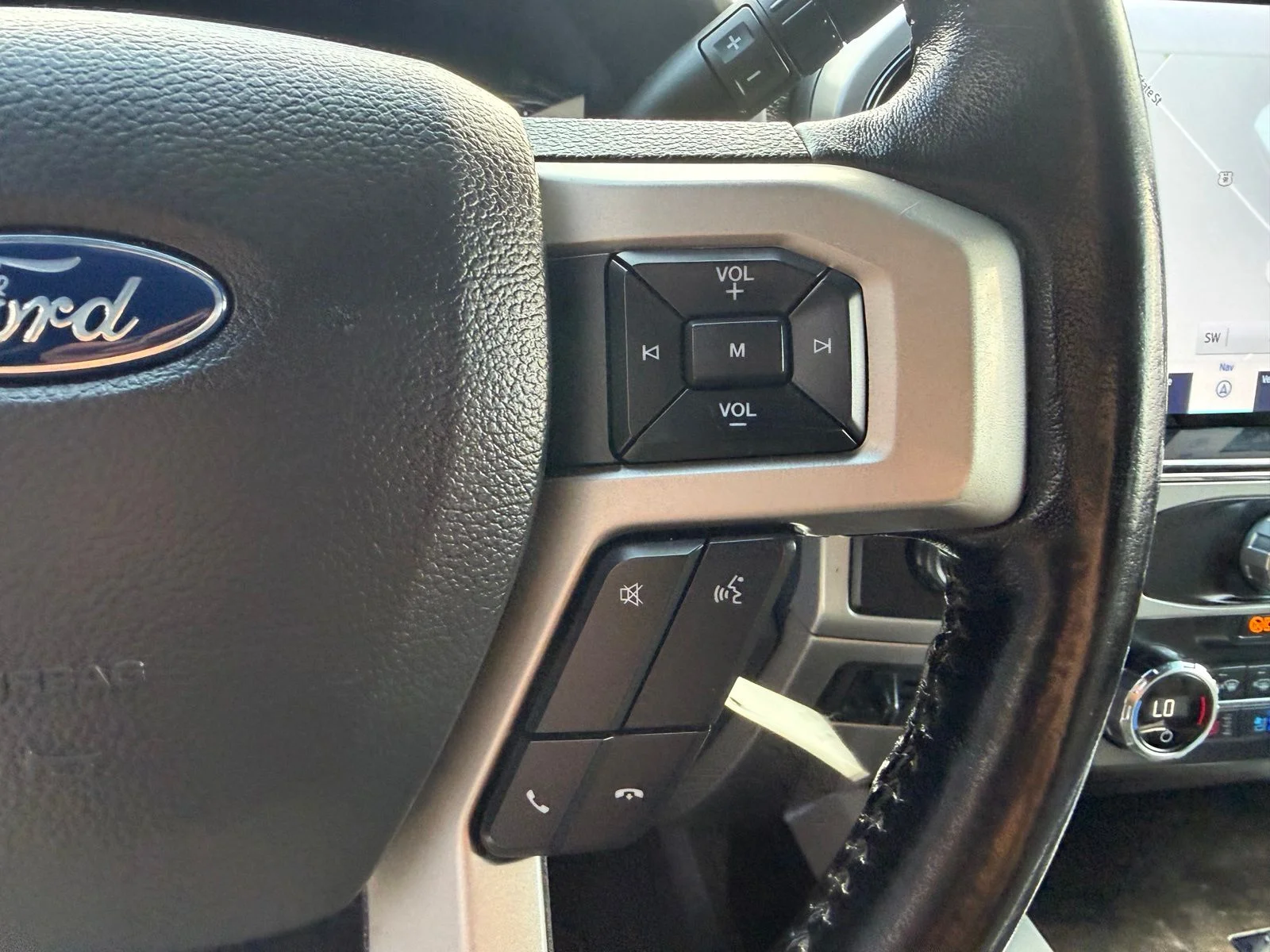 Used 2022 White Ford Lariat image 16