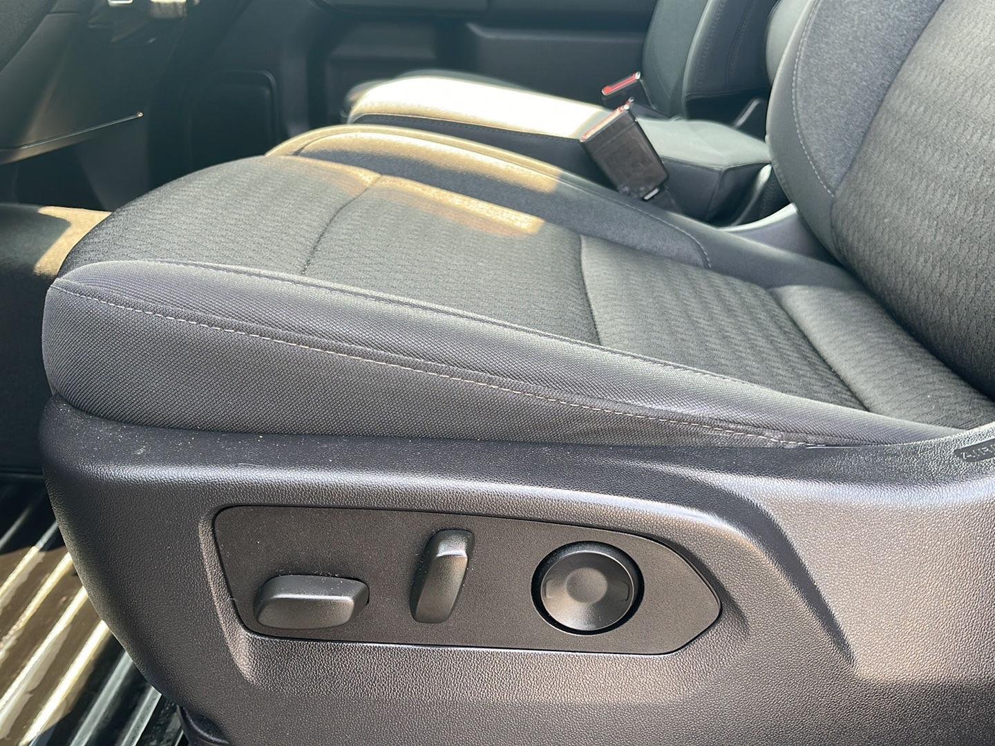 Used 2022 Northsky Blue Metallic Chevrolet Custom image 27