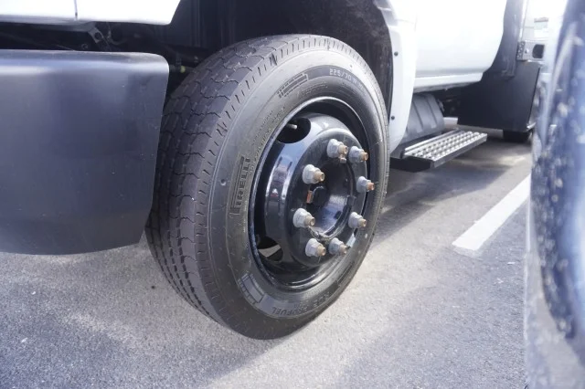 New 2024 Summit White Chevrolet Work Truck image 10