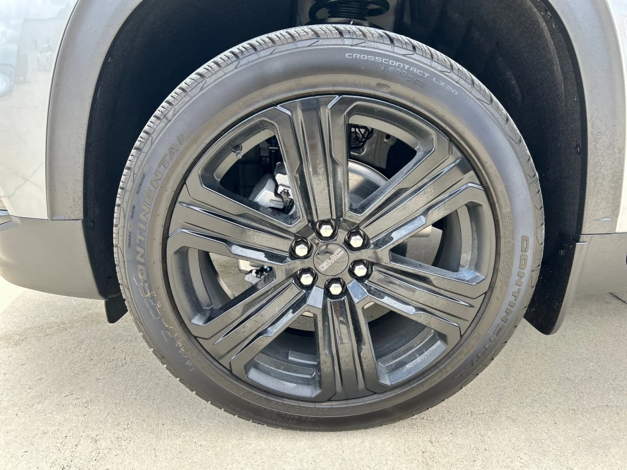 New 2026 Sterling Metallic GMC Elevation image 9