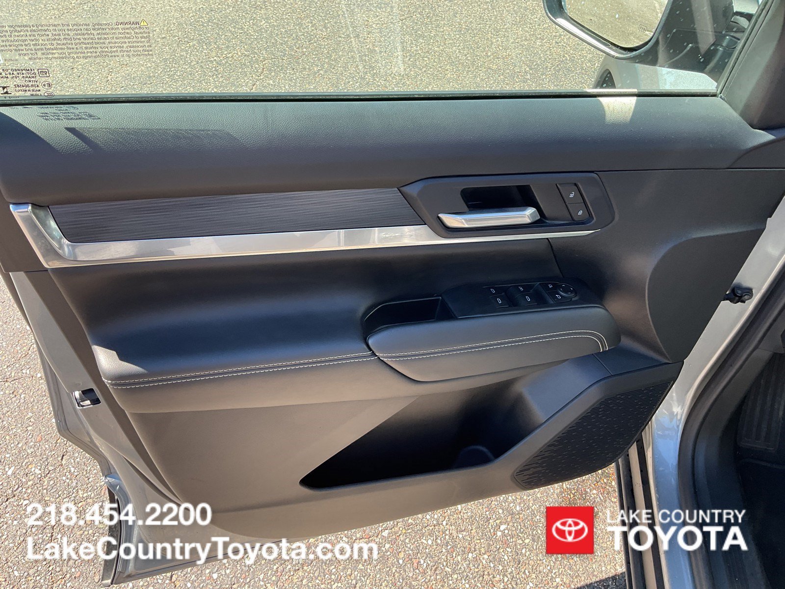 Used 2025 Graphite Gray GMC Elevation image 14