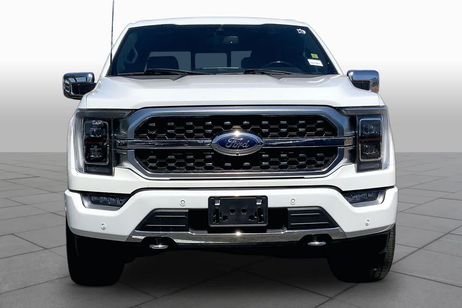 Used 2022 Star White Metallic Tri-Coat Ford Platinum image 4