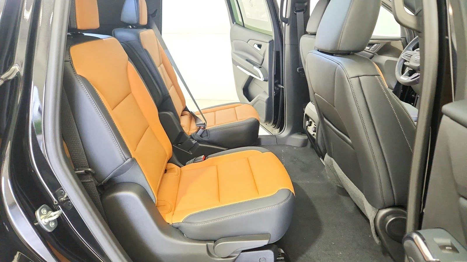 2027 Chevrolet Traverse Z71 - Photo 28