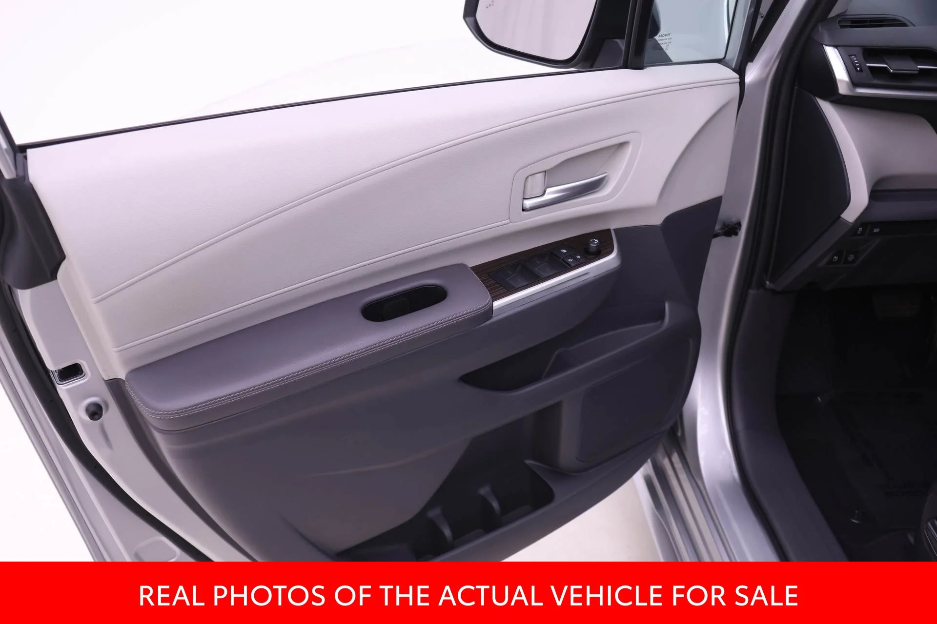 Certified Used 2022 Silver Toyota XLE image 8