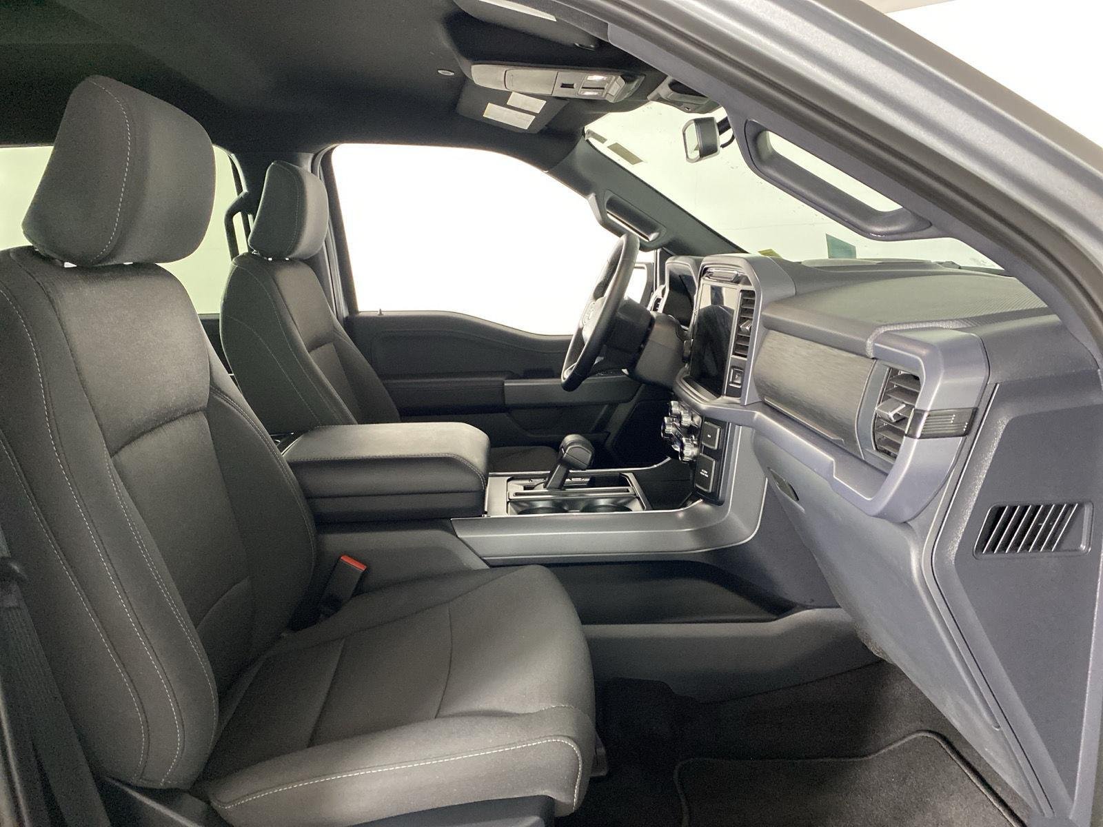 Used 2025 Iconic Silver Ford XLT image 29