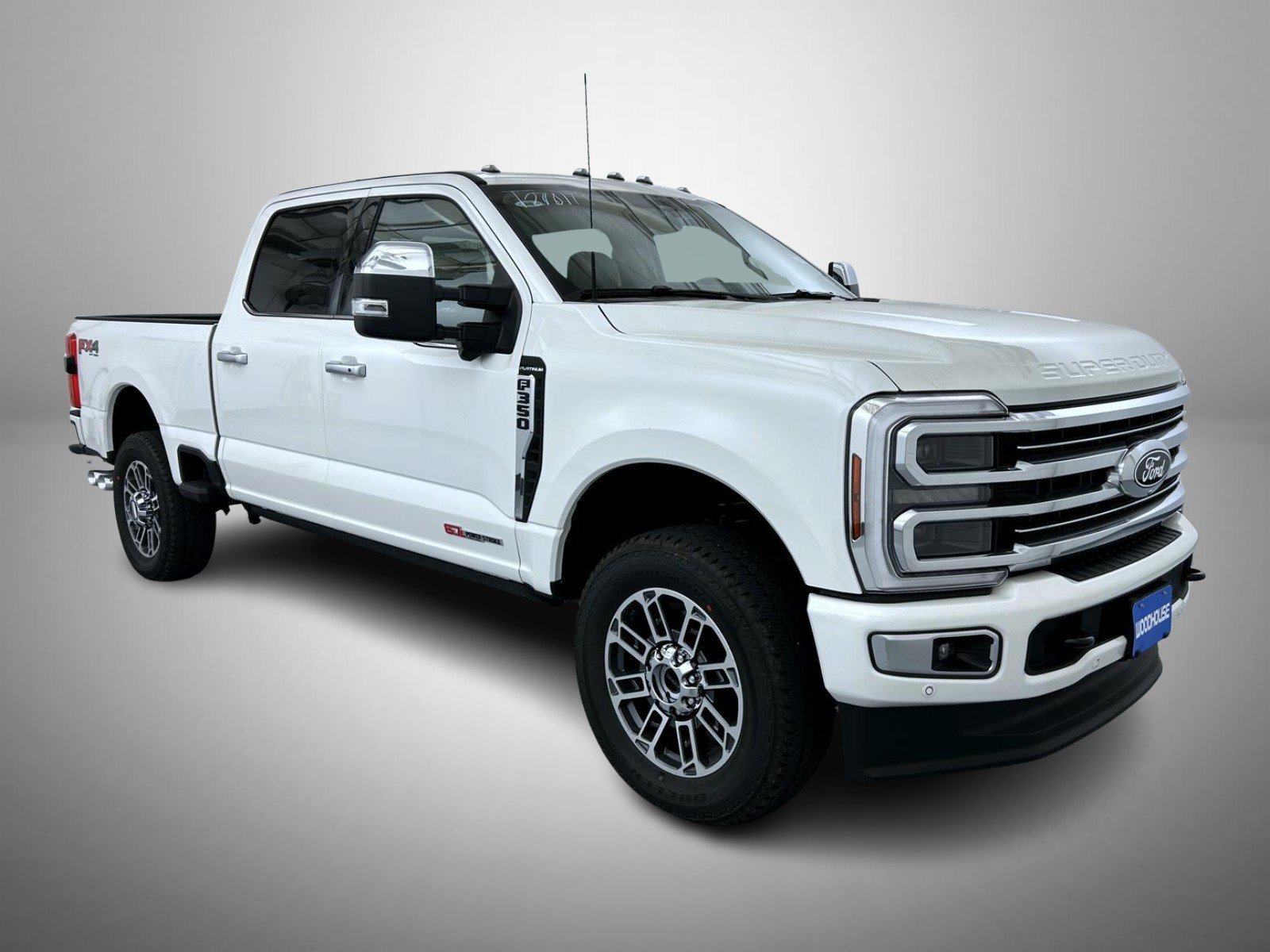 New 2027 Star White Metallic Tri-Coat Ford Platinum image 3