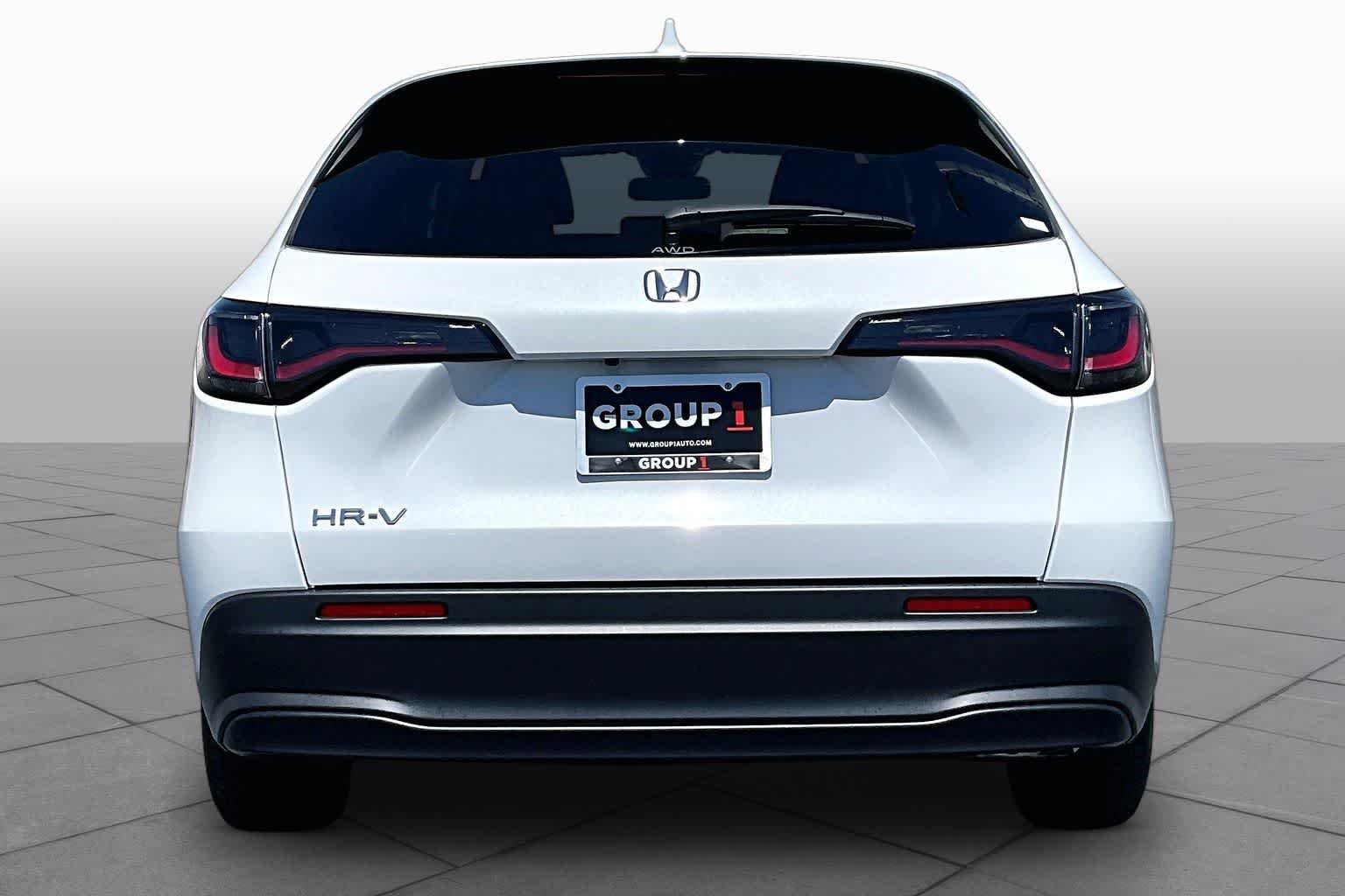 New 2027 Platinum White Pearl Honda LX image 4