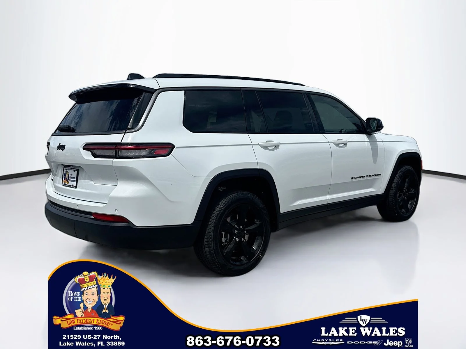 New 2026 Bright White Clear-Coat Exterior Paint Jeep Limited image 6