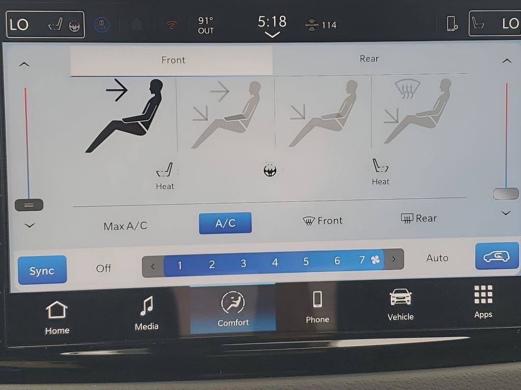 2026 Chrysler Voyager LX - Photo 32