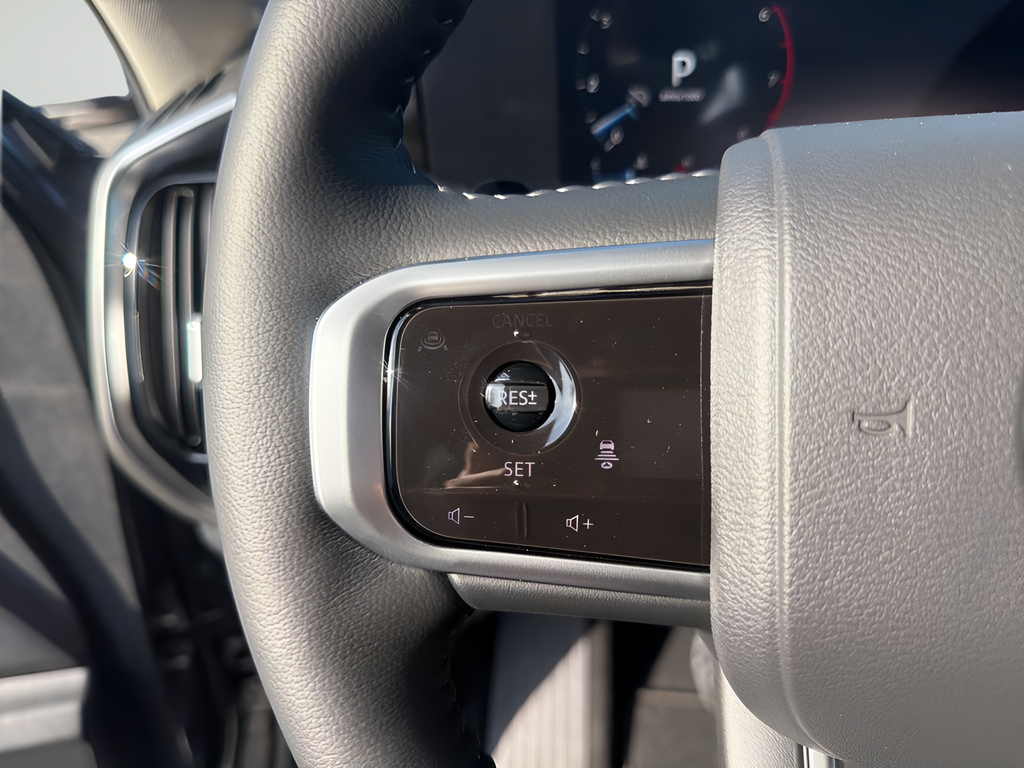 2026 Nissan Armada SV - Photo 31