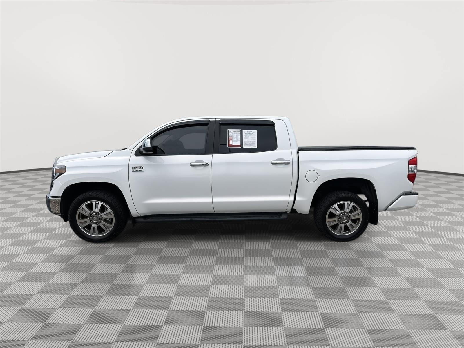 Used 2015 Super White Toyota Platinum image 12