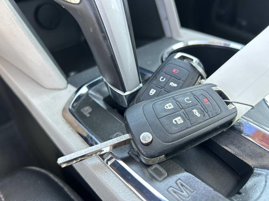 Used 2015 Summit White GMC SLT-2 image 36