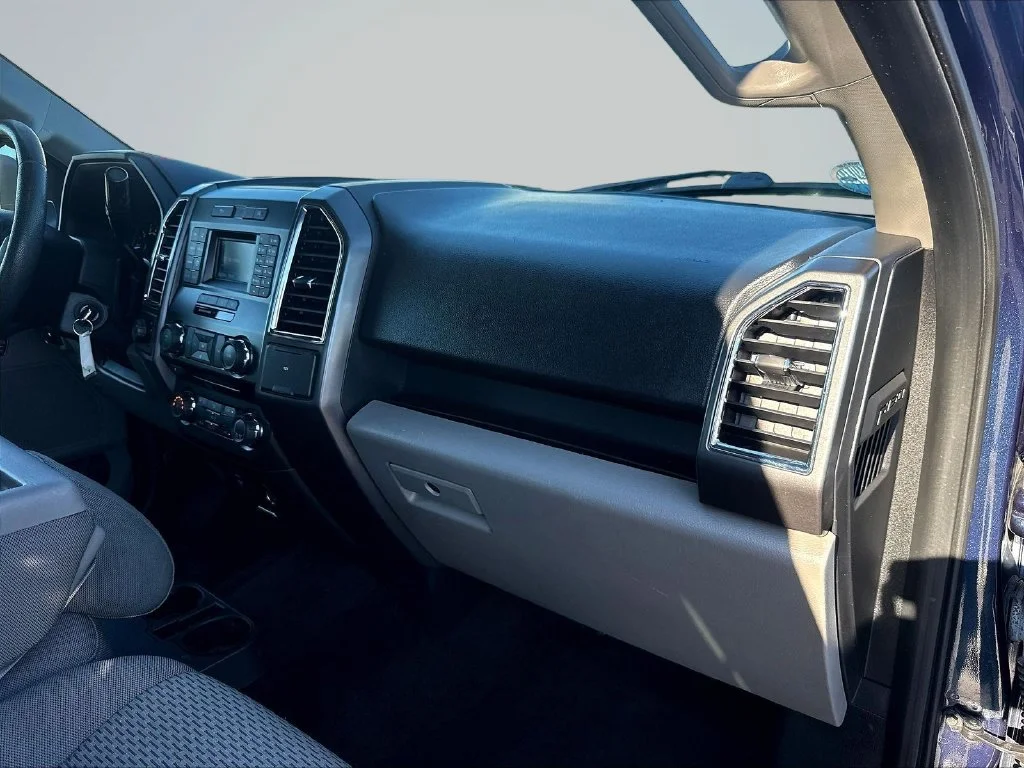 Used 2016 Blue Jeans Metallic Ford XLT image 31