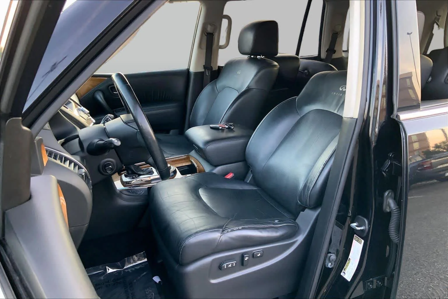 Pre-Owned 2013 INFINITI QX56