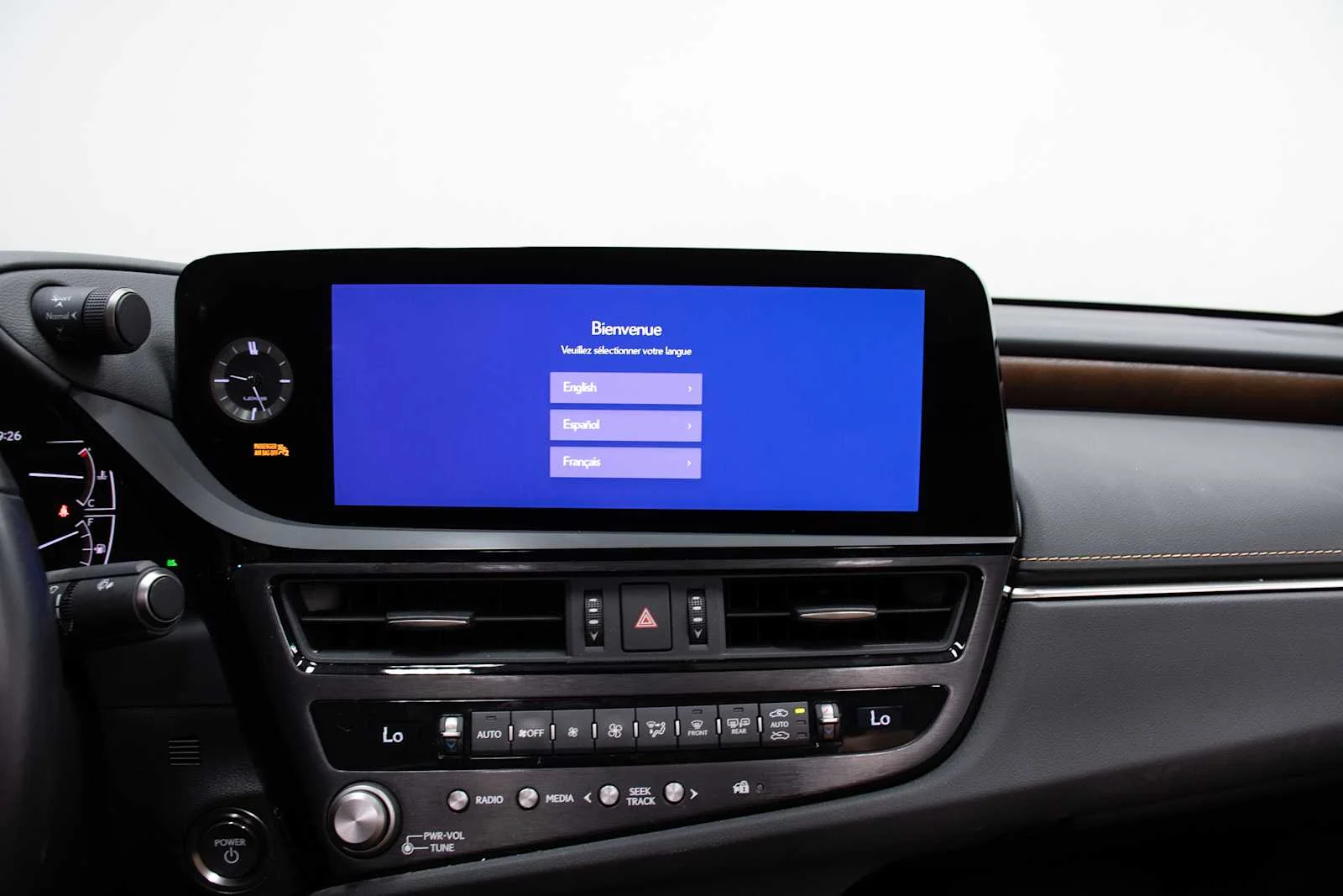 Certified Used 2023 Caviar Lexus Ultra Luxury image 17