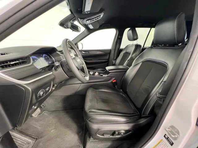2024 Jeep Grand Cherokee Altitude - Photo 11