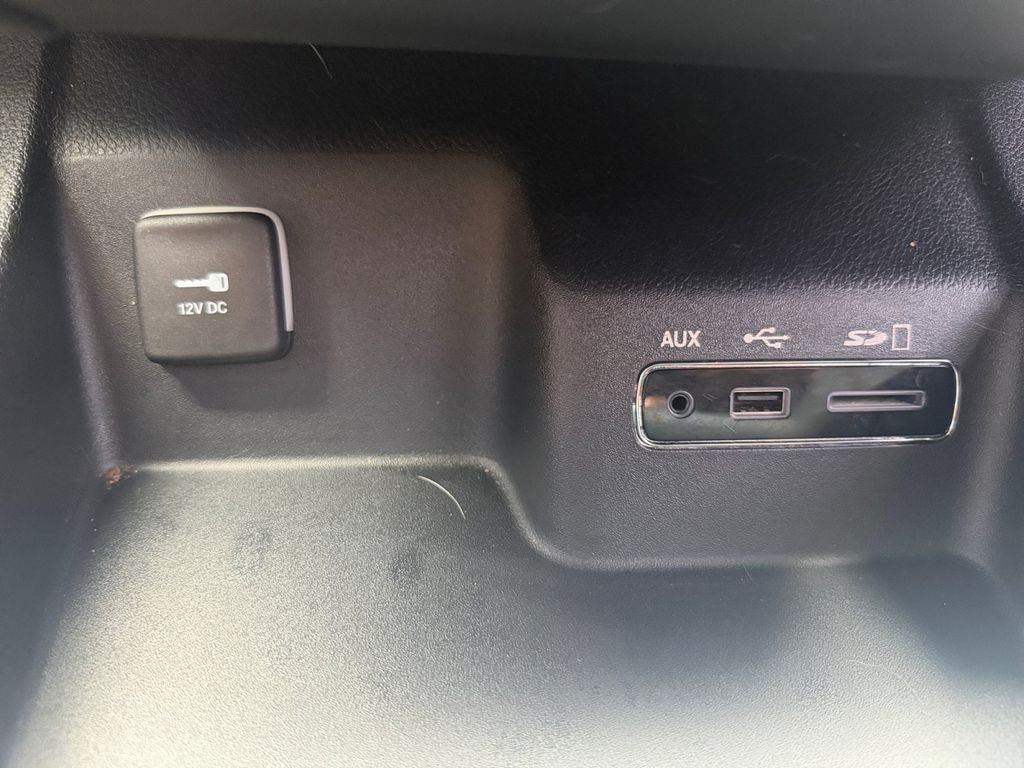 Used 2015 Silver Dodge R/T image 34